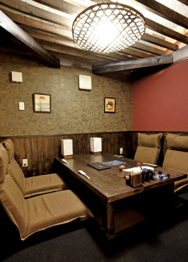 ��4����